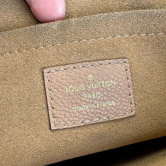 Louis Vuitton Daily Monogram Canvas Large Clutch Pouch - Picture 13 of 13